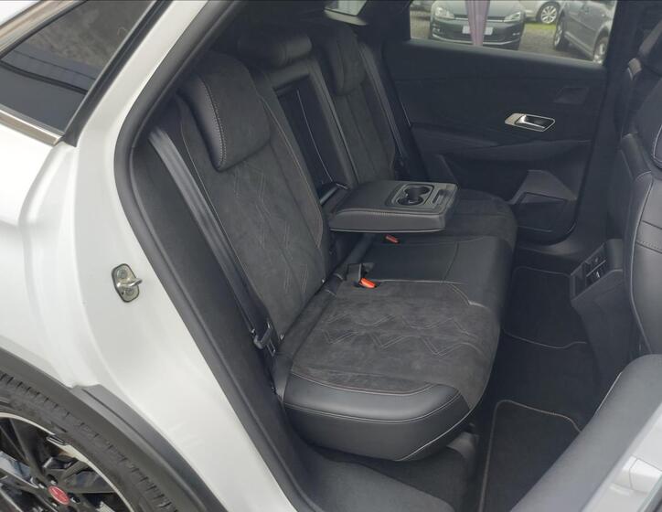 DS Automobiles DS7 Crossback 16