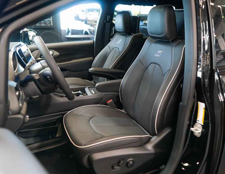 Chrysler Pacifica 17