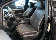 Chrysler Pacifica 17