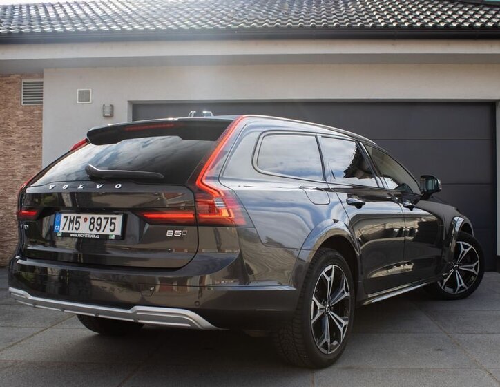 Volvo V90 Kombi 2,0 l 173 kw