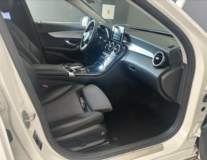 Mercedes-Benz Třídy C Kombi 2,1 l 125 kw