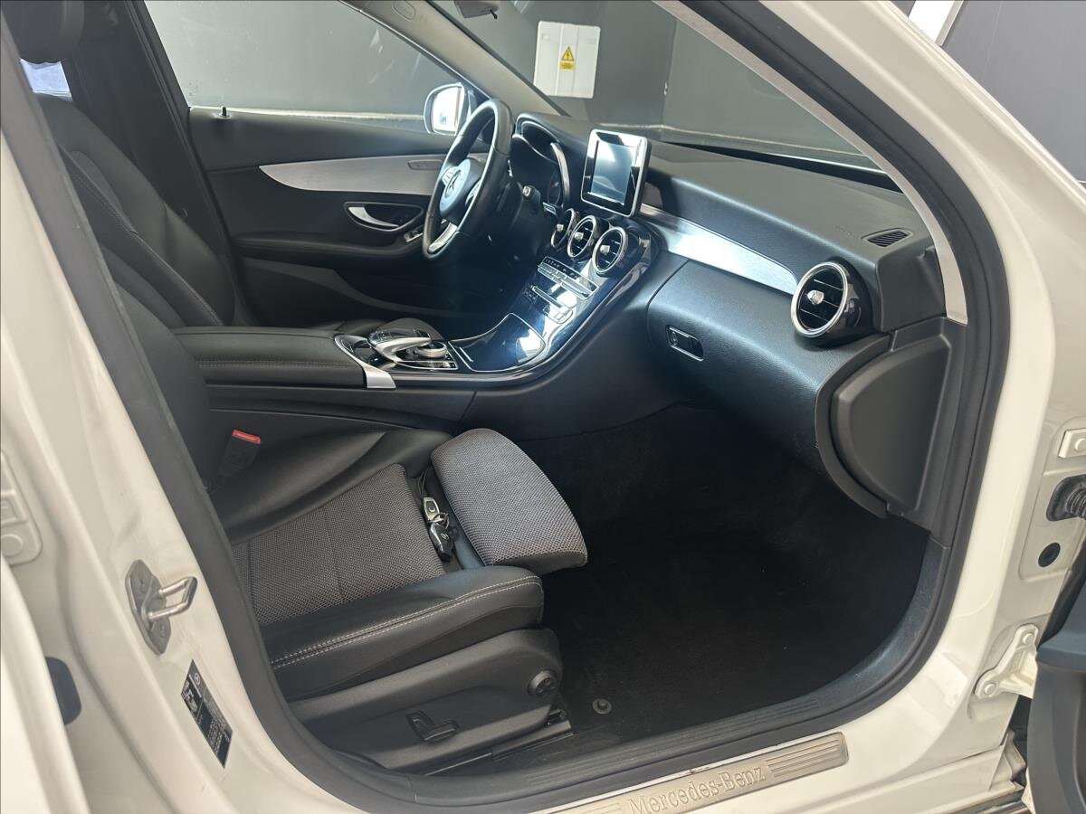 Mercedes-Benz Třídy C Kombi 2,1 l 125 kw