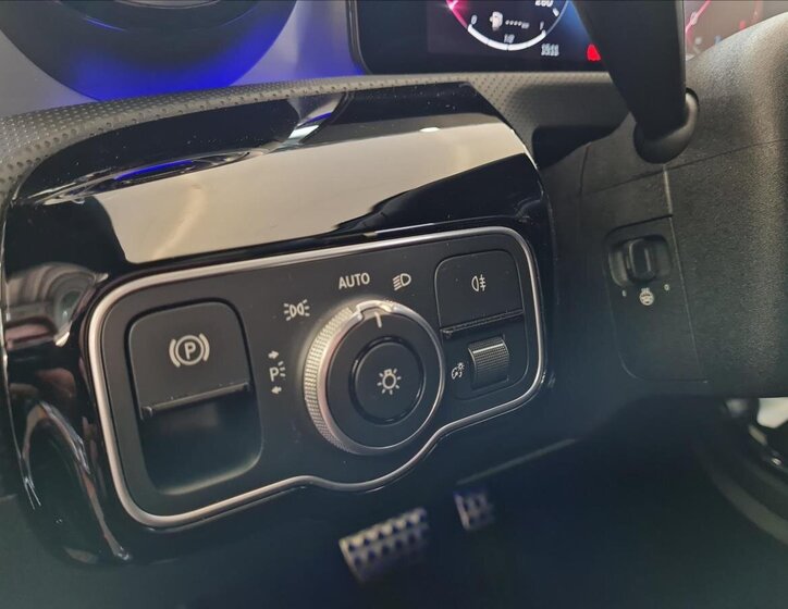 Mercedes-Benz CLA 11