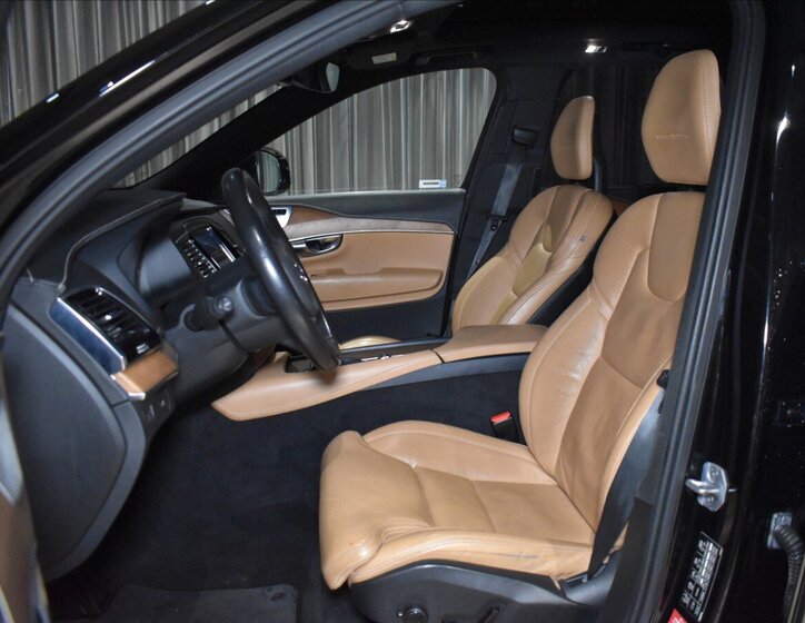 Volvo XC90 SUV 2,0 l 165 kw