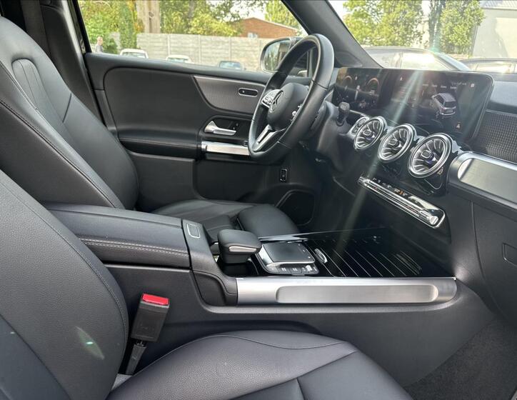 Mercedes-Benz GLB 13