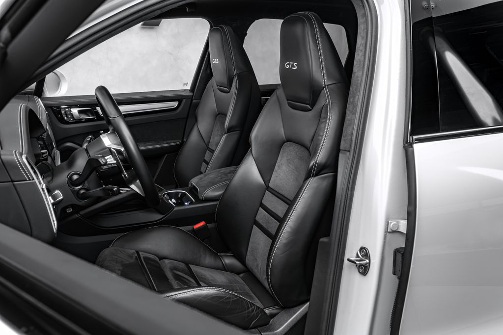 Porsche Cayenne SUV 4,0 l 338 kw