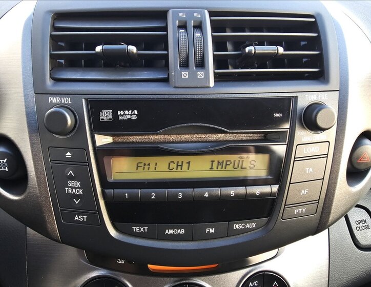 Toyota RAV4 Kombi 2,2 l 110 kw