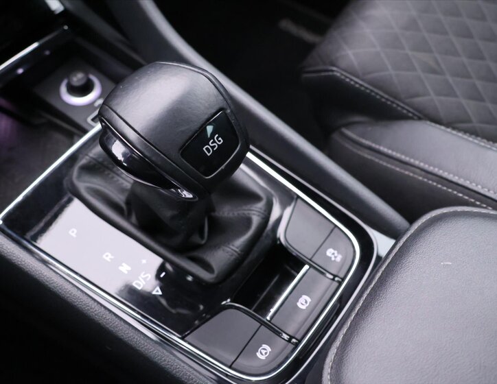 Škoda Karoq SUV / Terénní 1,6 l 85 kw