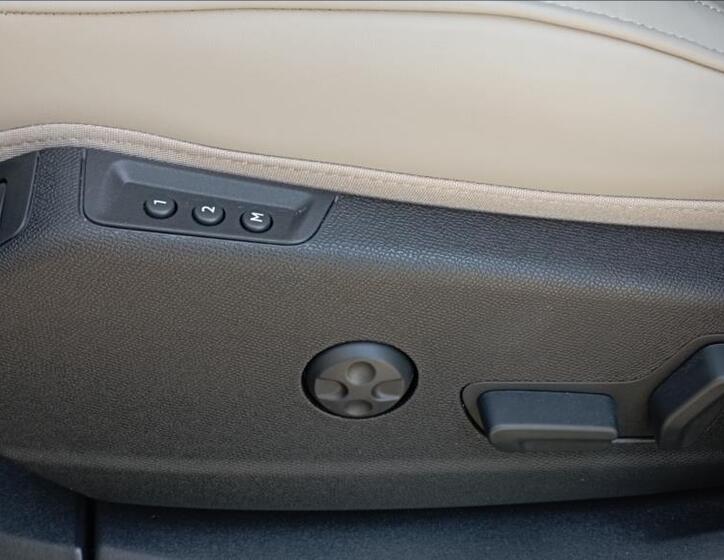 DS Automobiles DS7 11