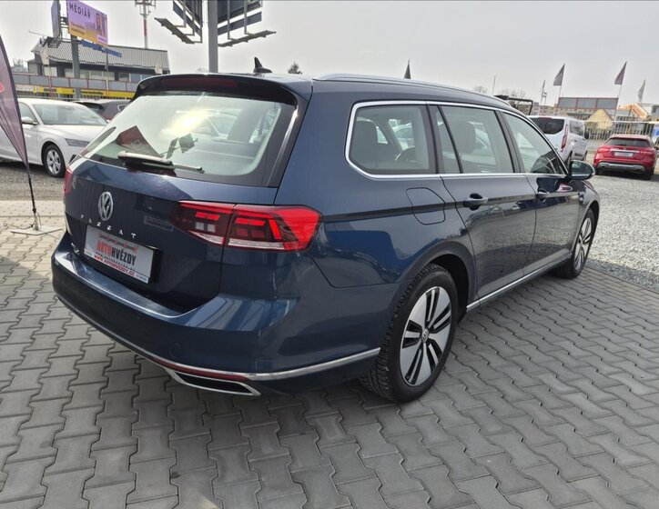 Volkswagen Passat Kombi 1,4 l 160 kw