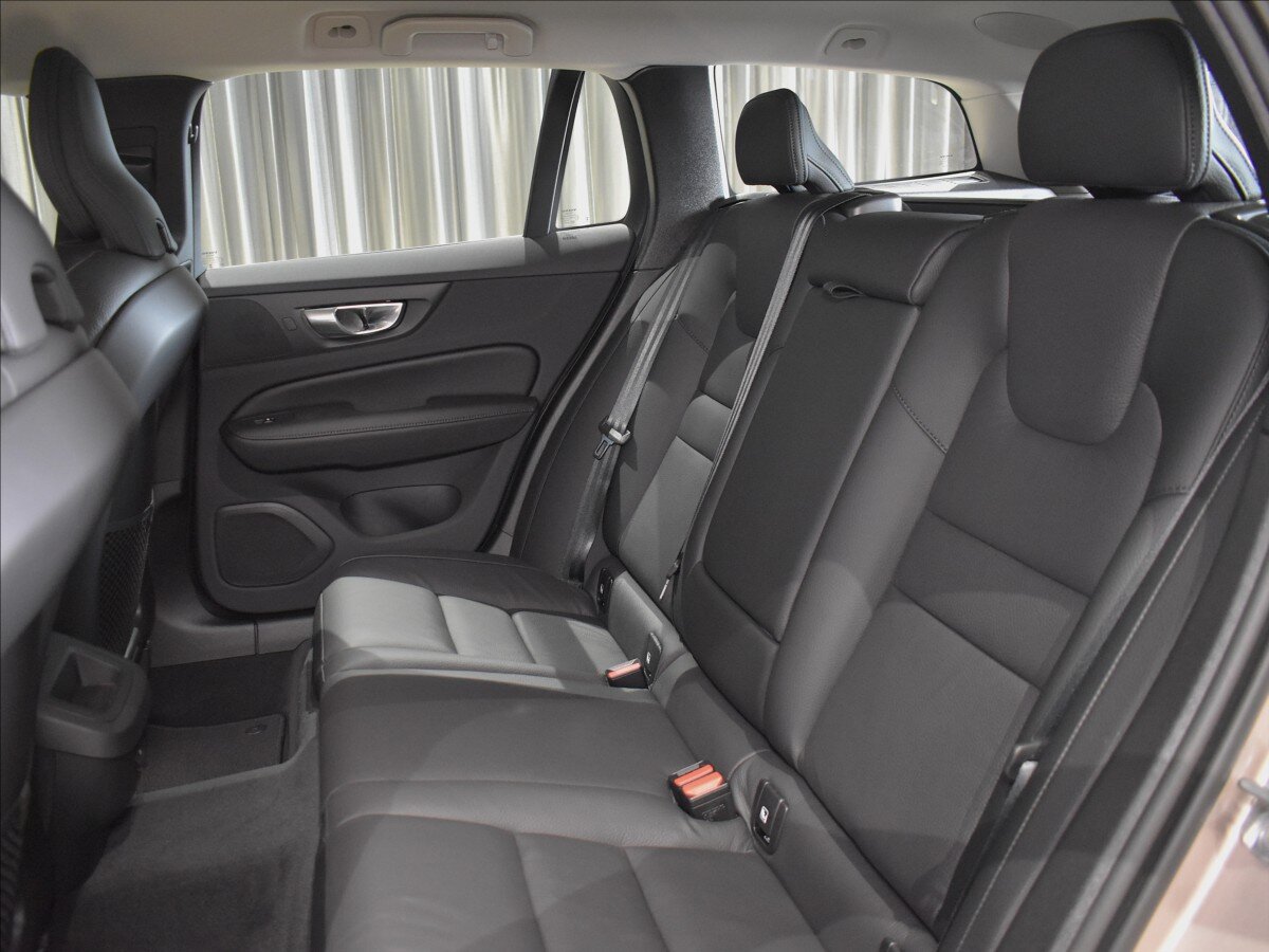 Volvo V60 Kombi 2,0 l 145 kw