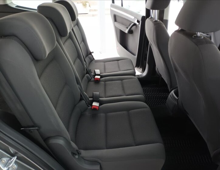 Volkswagen Touran MPV 1,2 l 77 kw