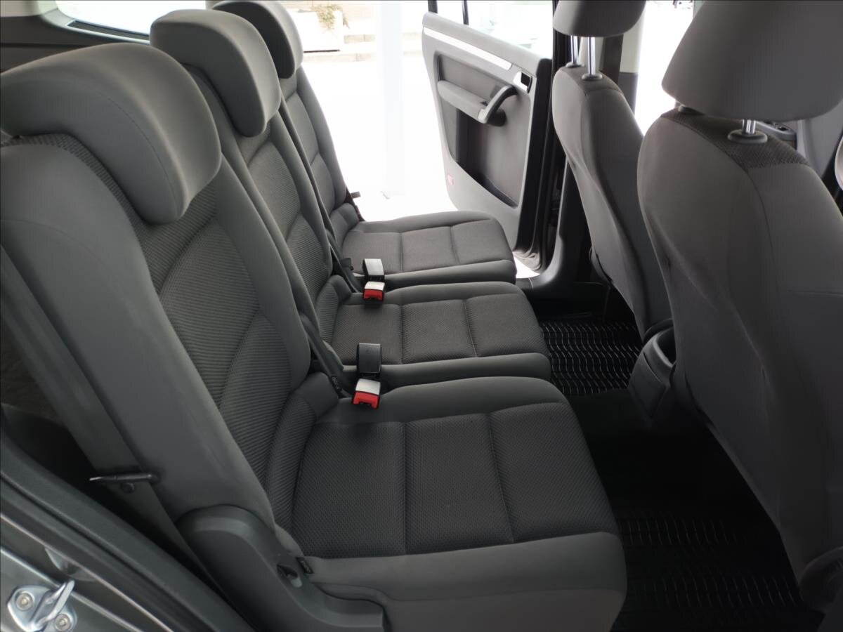 Volkswagen Touran MPV 1,2 l 77 kw