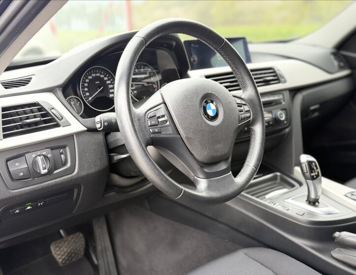 BMW Řada 3 Sedan / Limuzína 3,0 l 225 kw