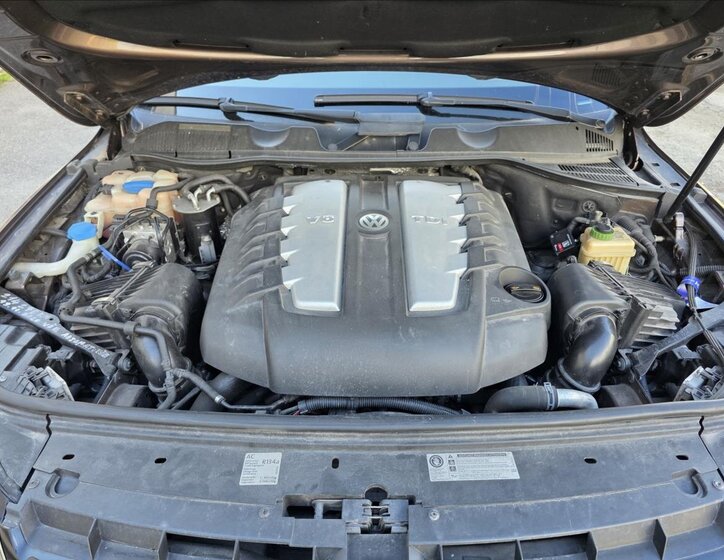 Volkswagen Touareg SUV / Terénní 4,1 l 250 kw