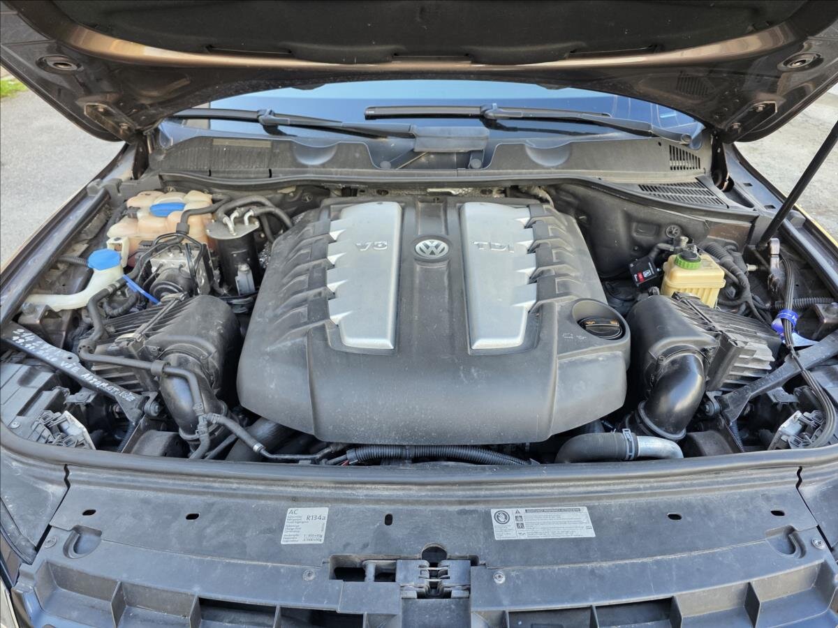 Volkswagen Touareg SUV / Terénní 4,1 l 250 kw