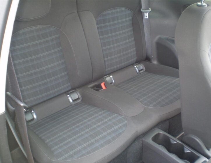 Opel Adam Hatchback 1,4 l 64 kw