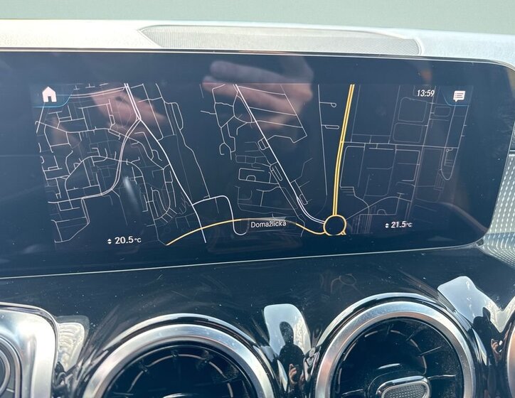 Mercedes-Benz GLB SUV / Terénní 1,3 l 100 kw