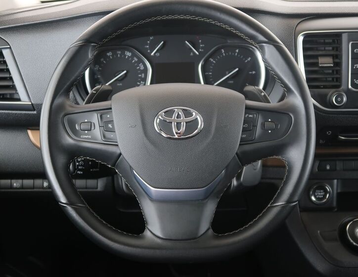Toyota ProAce 17