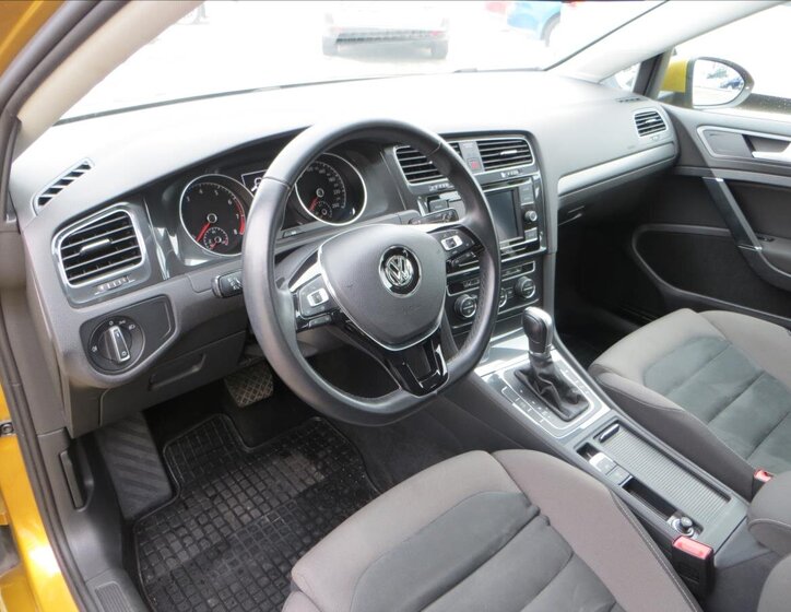 Volkswagen Golf Hatchback 999,0 85 kw
