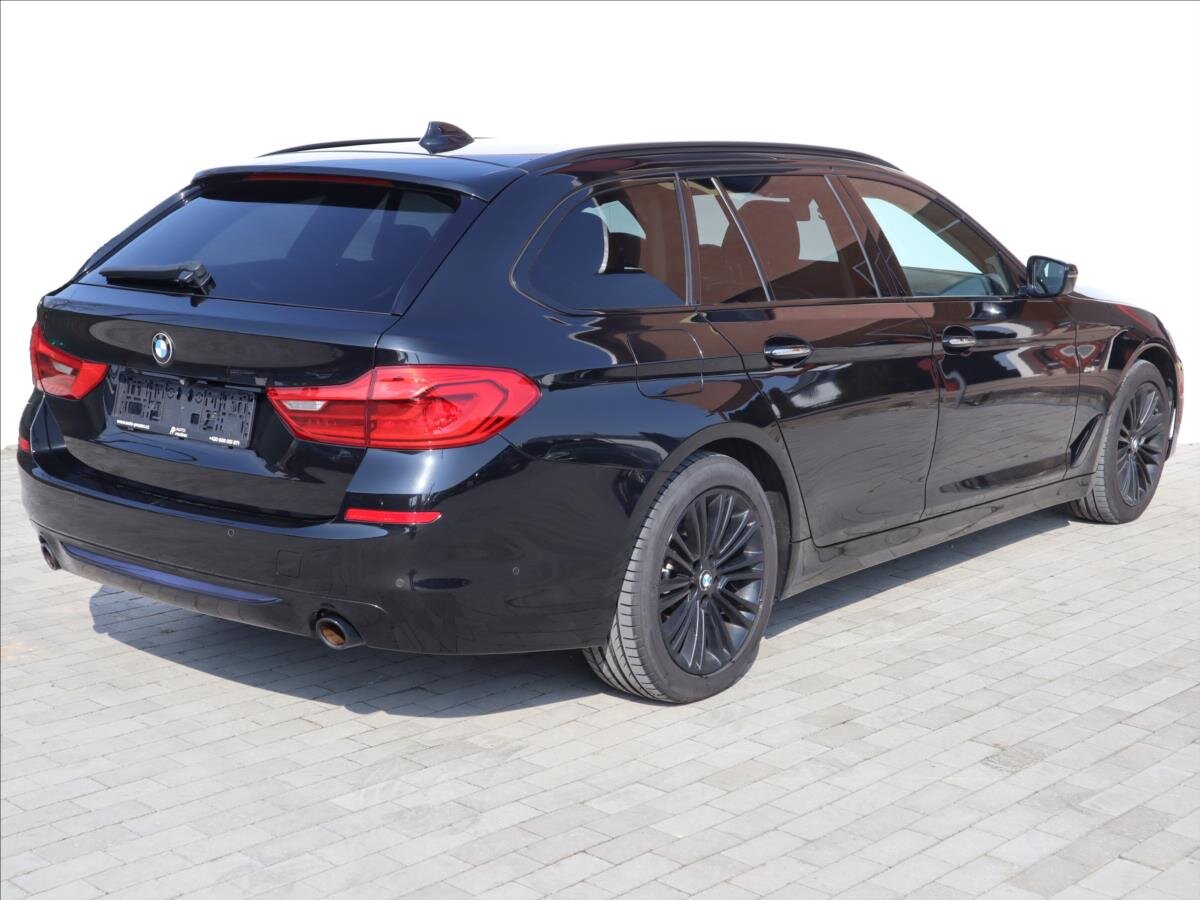 BMW Řada 5 Kombi 3,0 l 195 kw