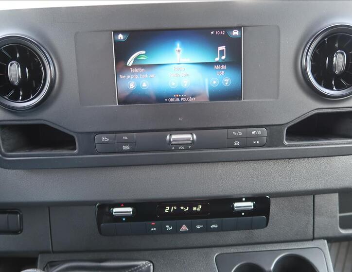 Mercedes-Benz Sprinter 14