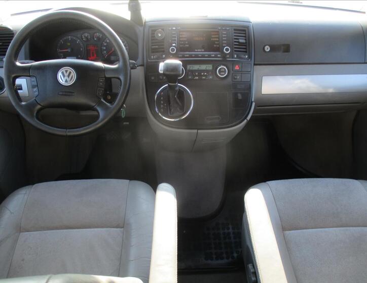 Volkswagen Multivan 13