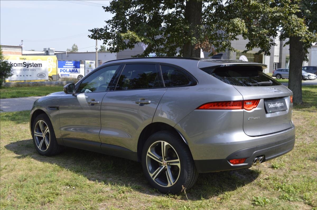 Jaguar F-Pace SUV 2,0 l 132 kw