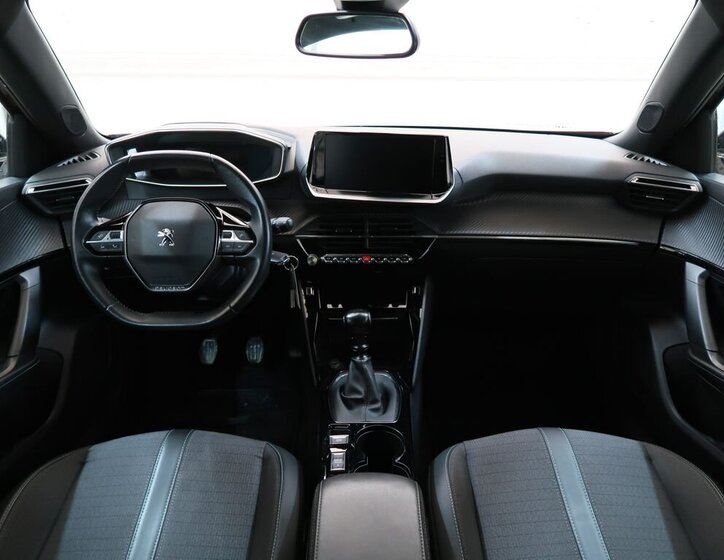 Peugeot 2008 SUV 1,2 l 74 kw