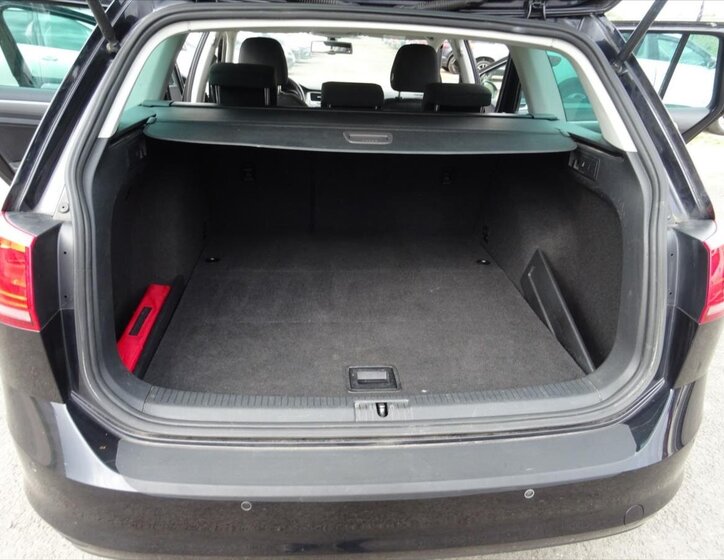 Volkswagen Golf Kombi 1,6 l 81 kw