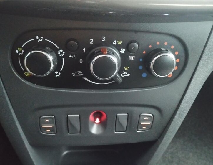 Dacia Sandero Hatchback 1,1 l 55 kw