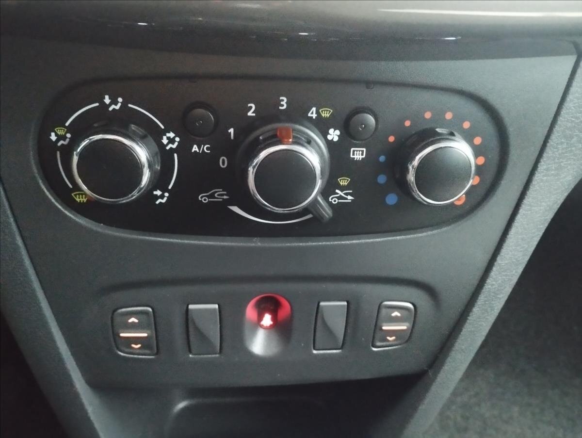 Dacia Sandero Hatchback 1,1 l 55 kw