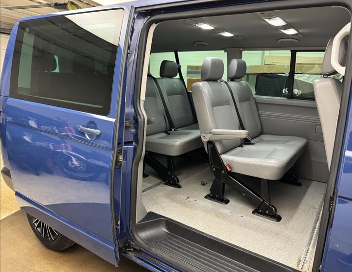 Volkswagen Transporter Kombi 2,5 l 96 kw