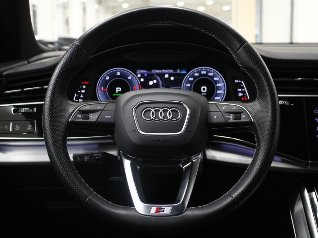 Audi Q8 SUV 3,0 l 210 kw