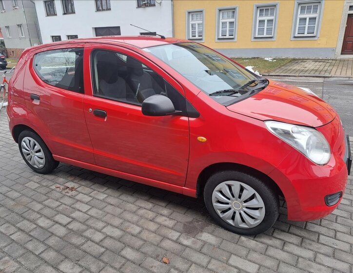 Suzuki Alto Hatchback 996,0 50 kw