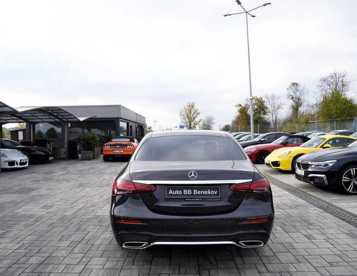 Mercedes-Benz Třídy E Sedan 2,0 l 145 kw