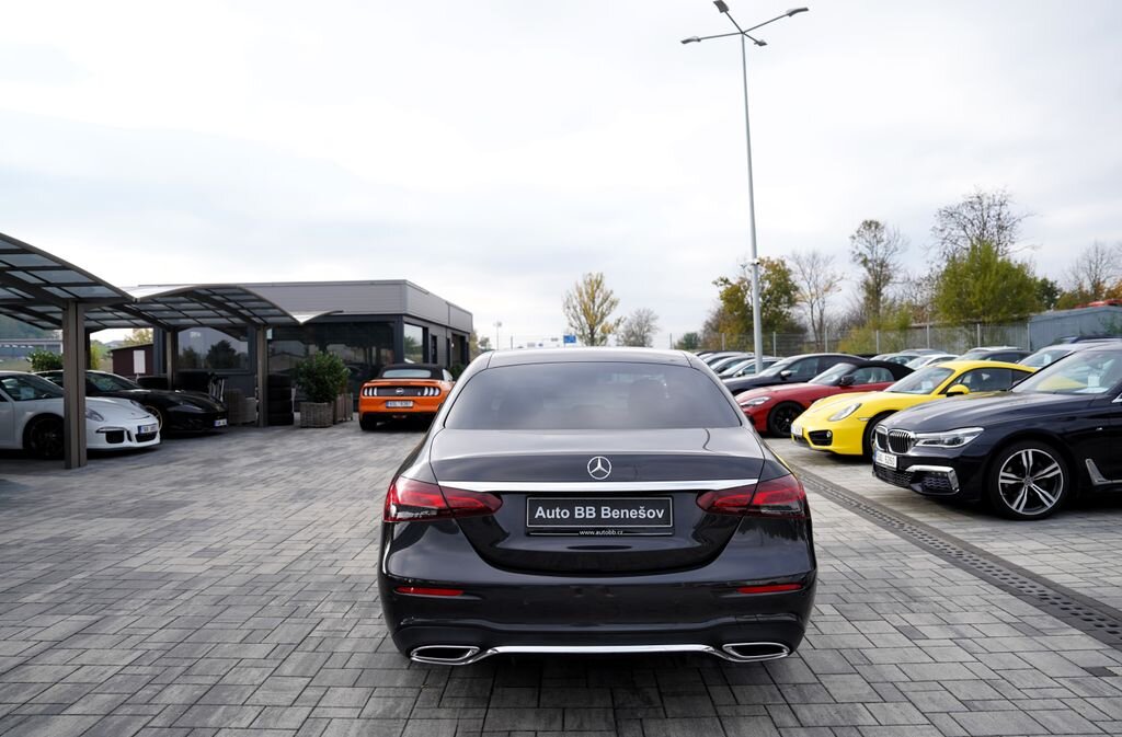 Mercedes-Benz Třídy E Sedan 2,0 l 145 kw