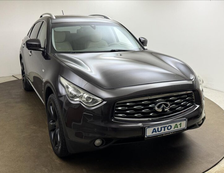 Infiniti FX37 3