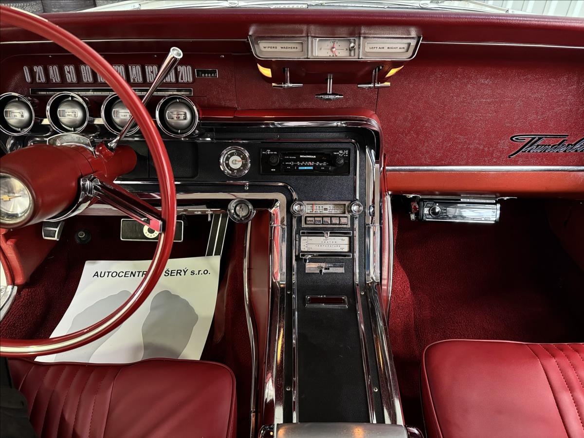 Ford Thunderbird
