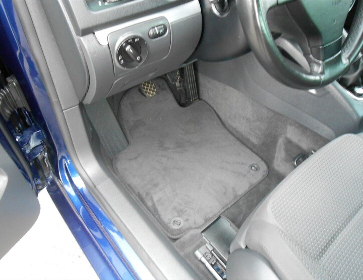 Volkswagen Jetta Sedan 2,0 l 103 kw