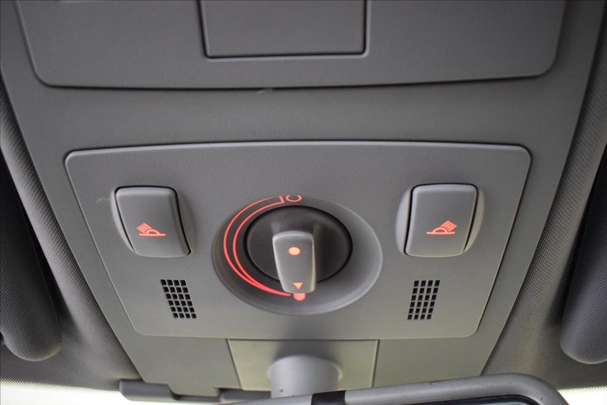 Audi S8 Sedan / Limuzína 4,2 l 265 kw