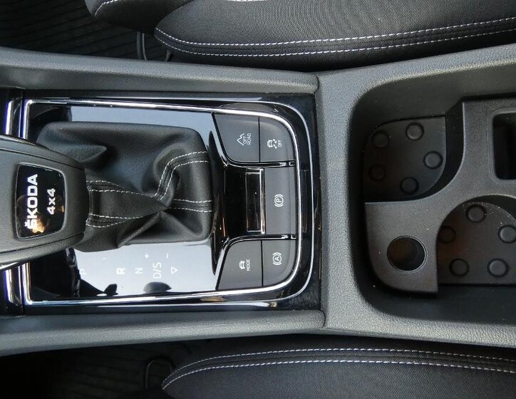 Škoda Karoq SUV / Terénní 2,0 l 110 kw