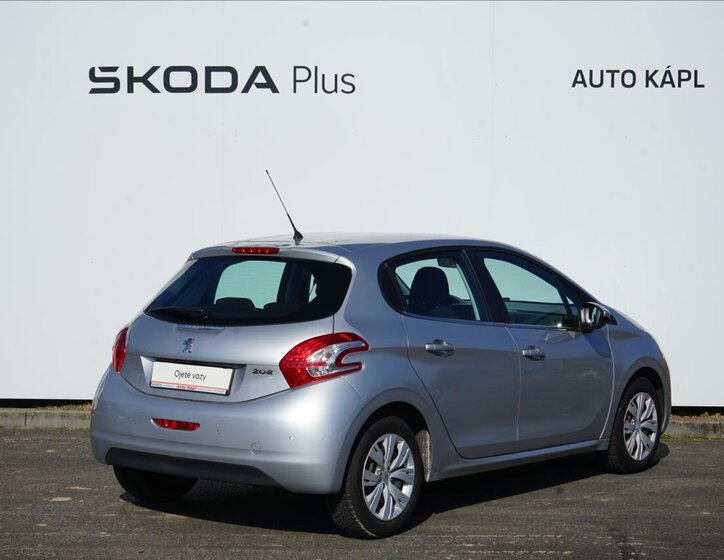 Peugeot 208 Hatchback 1,2 l 60 kw