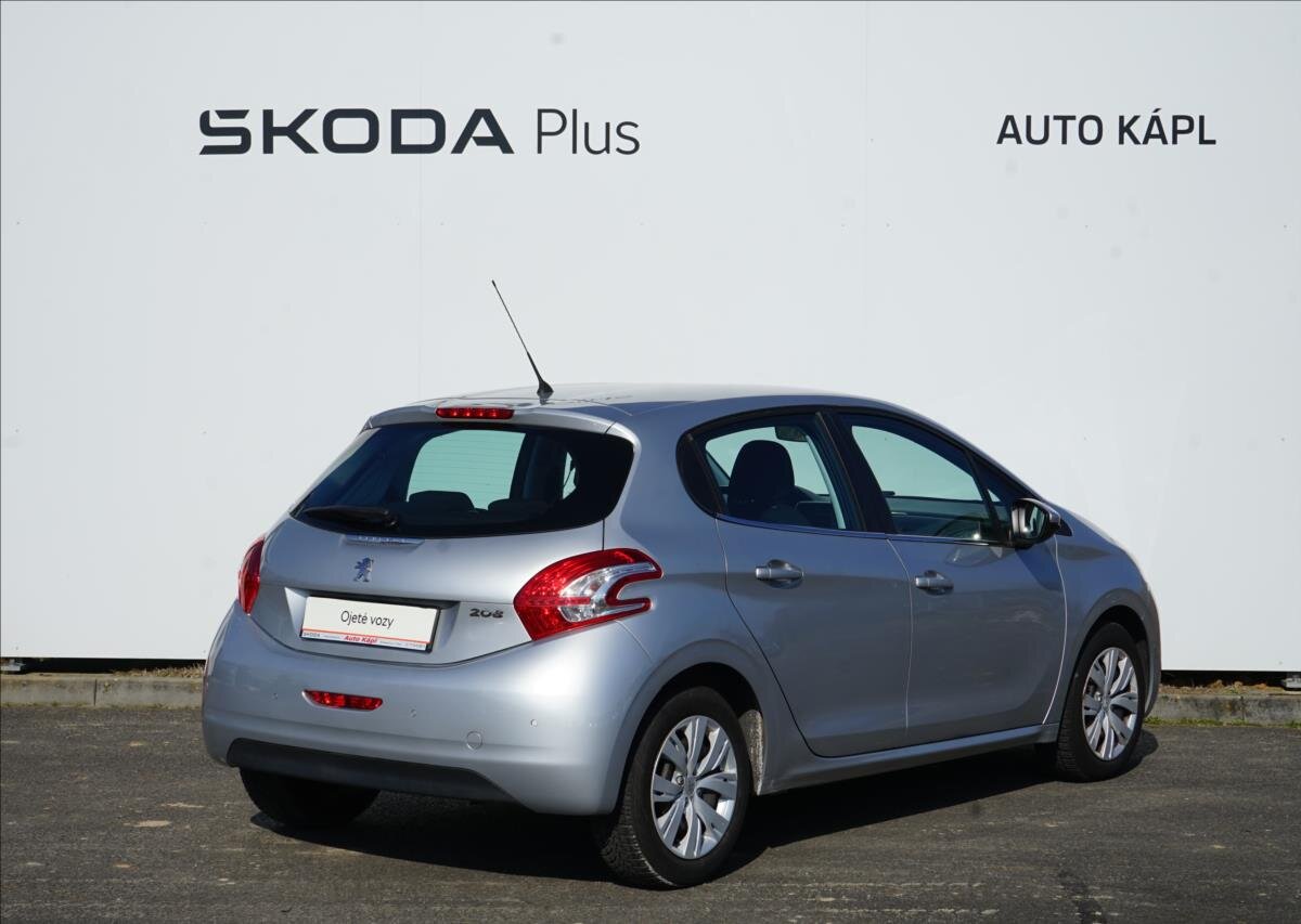 Peugeot 208 Hatchback 1,2 l 60 kw