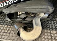 Land Rover Defender 9