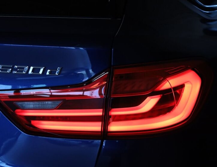 BMW Řada 5 Kombi 3,0 l 195 kw