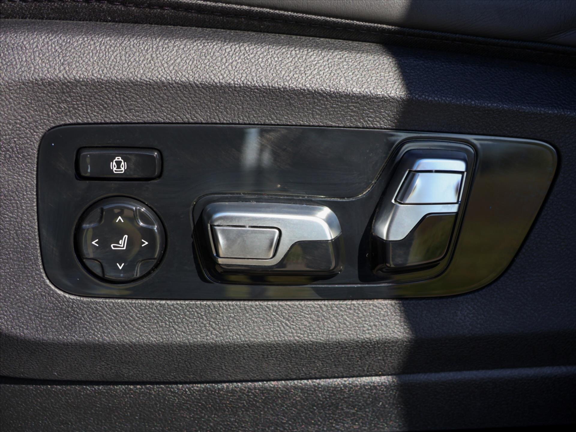 BMW X5 SUV / Terénní 3,0 l 250 kw