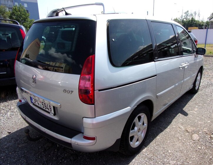 Peugeot 807 MPV 2,0 l 100 kw