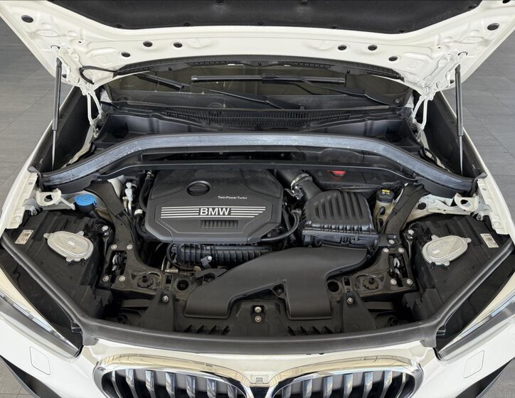 BMW X1 Kombi 1,5 l 103 kw