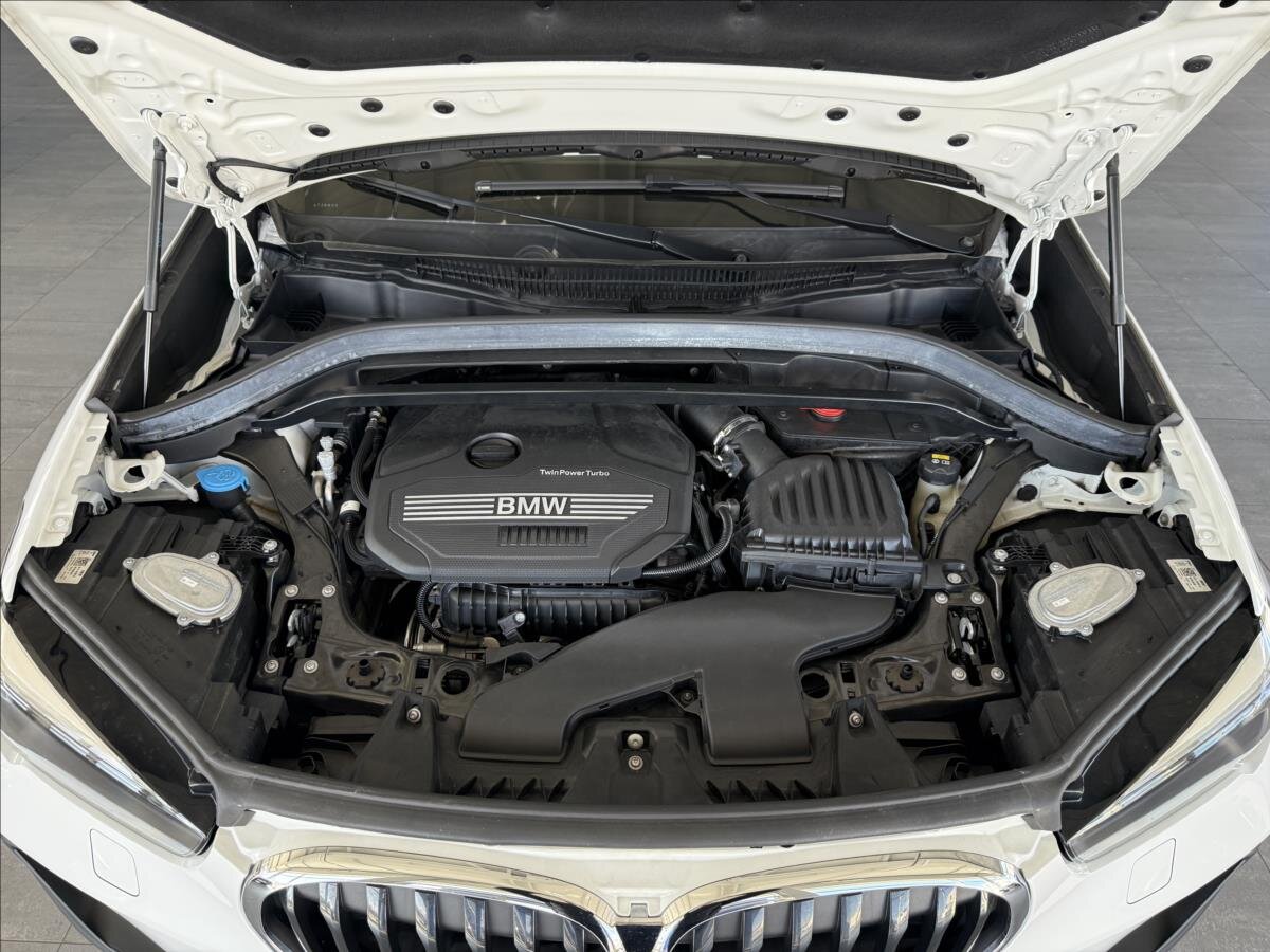 BMW X1 Kombi 1,5 l 103 kw